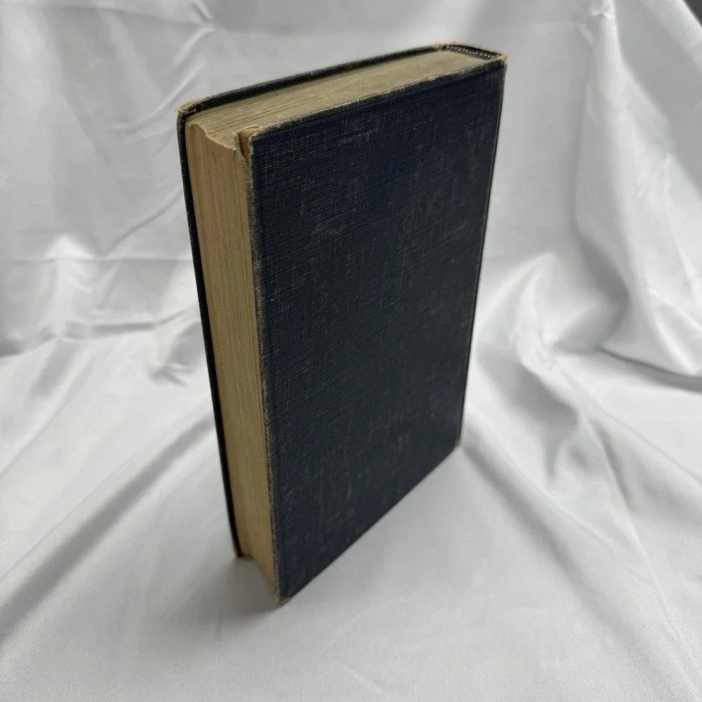Holy Bible/ Revised Standard Version/ Illustrated: Thomas‎ Nelson & Sons, 1952